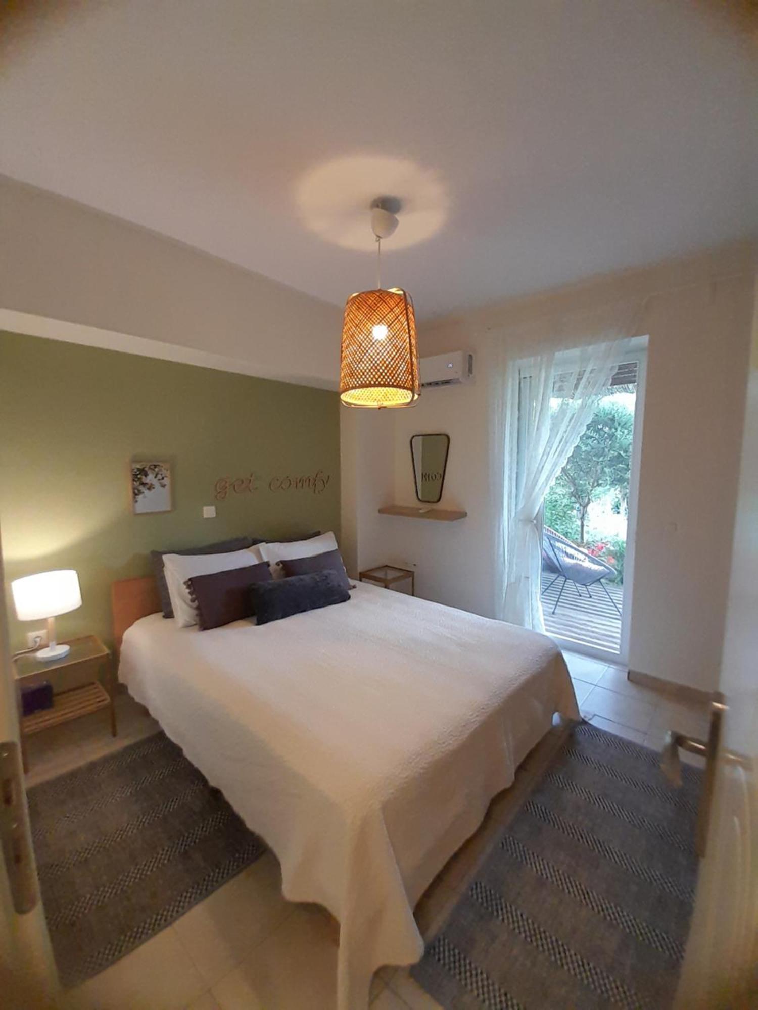 Garden By The Sea Apartment Kalamata